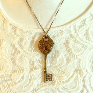 Victorian style lock n key necklace